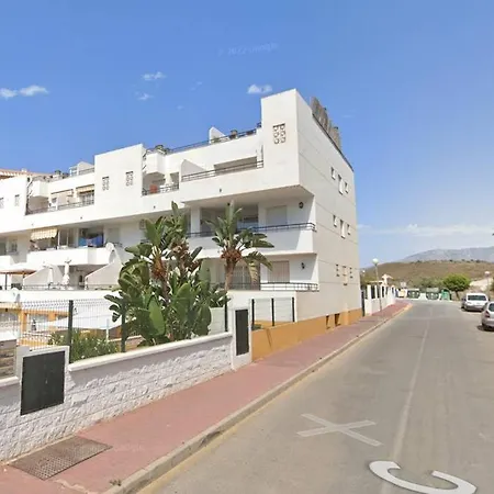 Beautiful 2-bedroom Flat - Pool And Paddle Court Apartment Malaga