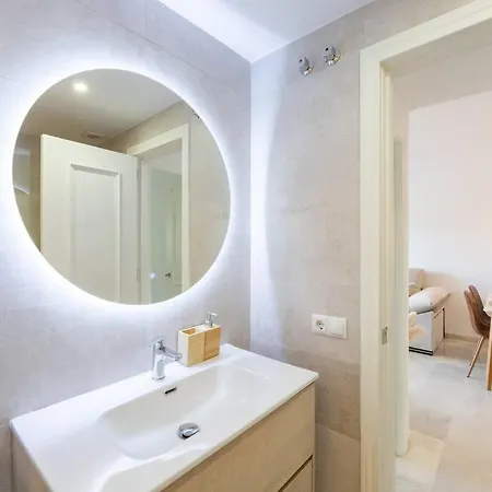 Beautiful 2-bedroom Flat - Pool And Paddle Court * Malaga