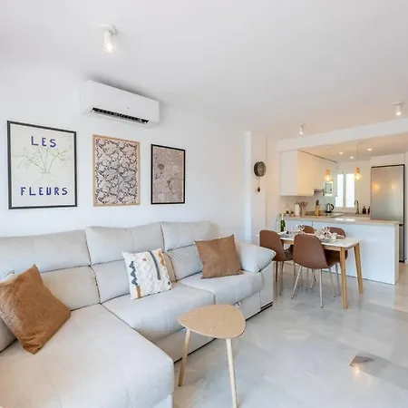 Apartment Beautiful 2-bedroom Flat - Pool And Paddle Court *