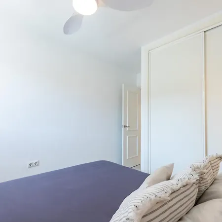 Beautiful 2-bedroom Flat - Pool And Paddle Court Apartment *