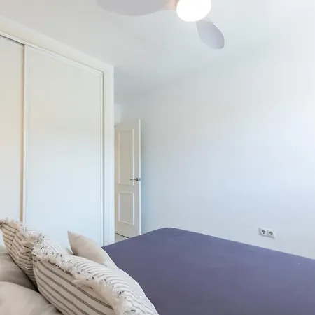 Beautiful 2-bedroom Flat - Pool And Paddle Court Apartment Malaga