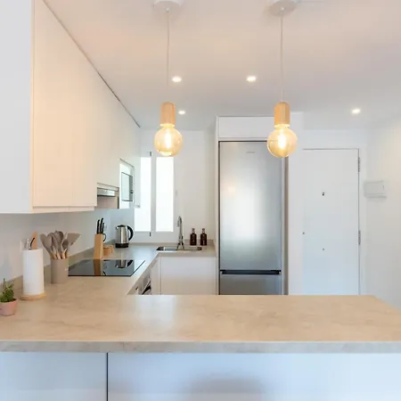 Apartment Beautiful 2-bedroom Flat - Pool And Paddle Court Malaga