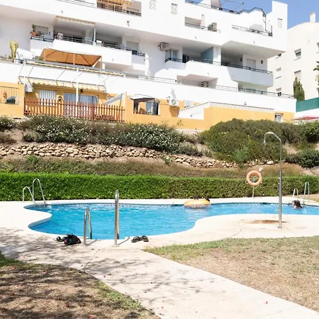 Beautiful 2-bedroom Flat - Pool And Paddle Court Malaga